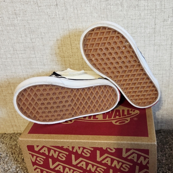 Vans Checkerboard Slip-On Shoes - Picture 3 of 3